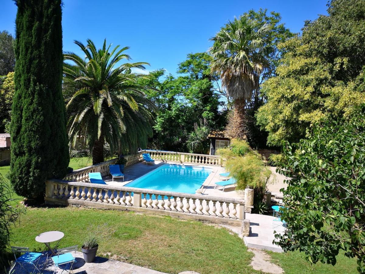 Le Mas Des Agapes Beaucaire  Zewnętrze zdjęcie